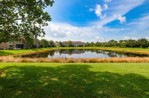 2582 Marshfield Ct, Fort Pierce FL 34953-4369 exterior