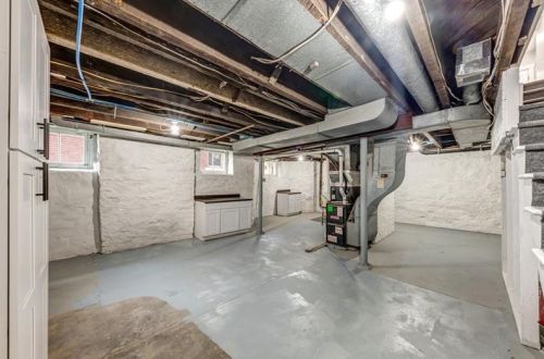 1692 Hillsdale Ave, Pittsburgh PA 15216-2018 exterior