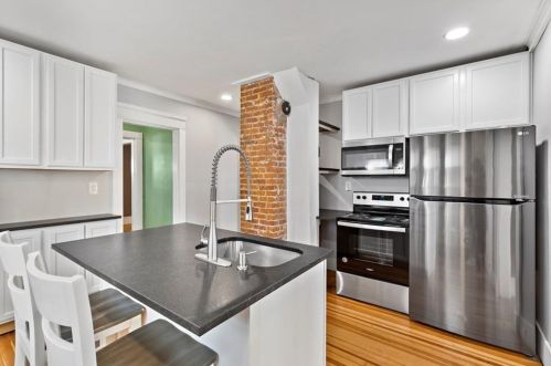 55 Burton St, Springfield MA 01108-2252 exterior