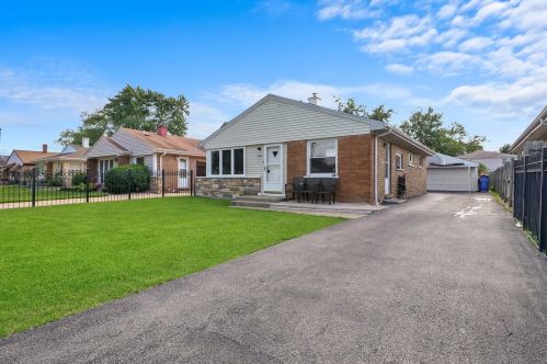 7826 Kenton Ave, Chicago IL  60652-1131 exterior