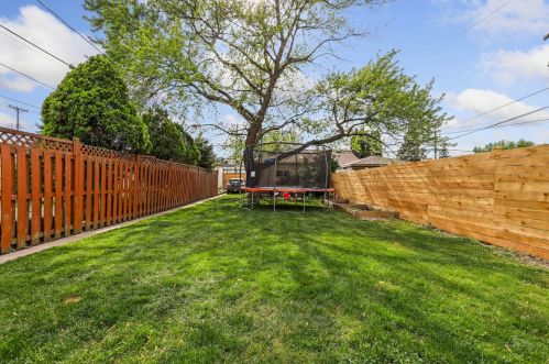 1740 Nagle Ave, Chicago IL 60706-4805 exterior