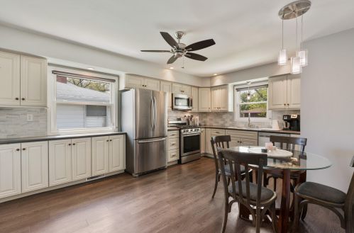 5416 19th St, Milwaukee, WI 53209-5013