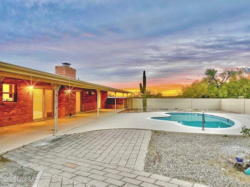 5862 Camino Arenosa, Tucson AZ  85718-4650 exterior