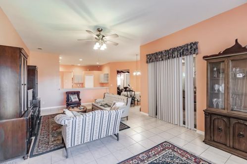 3985 60 Ave, Naples FL 34120-2663 exterior