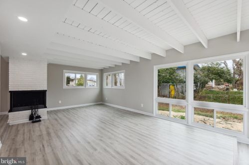 4000 Javins Dr, Alexandria VA  22310-2037 exterior