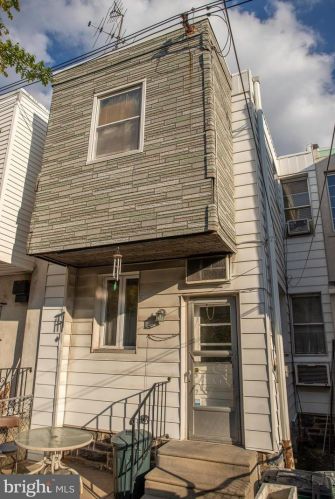 2734 18 St, Philadelphia PA 19145-4702 exterior