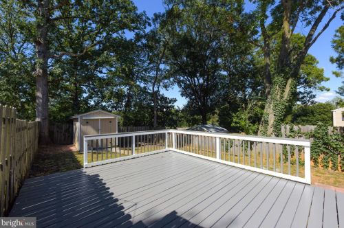 6916 Westhampton Dr, Alexandria VA 22307-1528 exterior