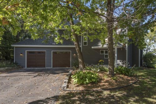 3370 Julian Dr, Chaska MN  55318-1104 exterior