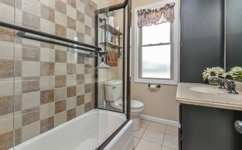 323 Frst Ave, Pittsburgh PA 15202-3201 exterior