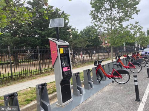 1106 Monroe St, Washington DC 20010-2014 exterior