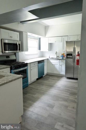 241 Victoria St, Camden NJ 08109-1300 exterior