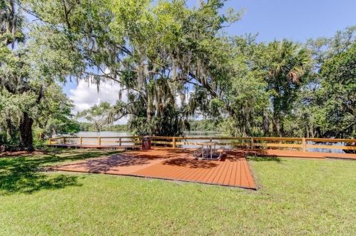 527 Broxburn Ave, Tampa FL  33617-7823 exterior