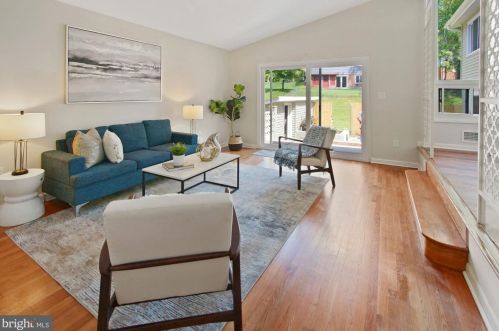 11413 Fairoak Dr, Silver Spring, MD 20902-3136