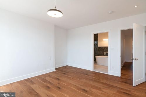 2833 Jackson St, Philadelphia PA  19145-2426 exterior