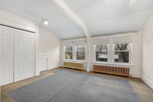 207 Perryview Ave, Pittsburgh PA 15214-1528 exterior