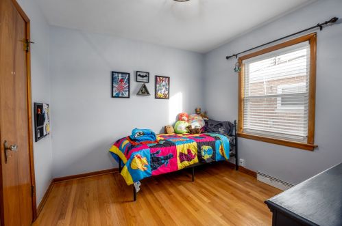 11629 Artesian Ave, Chicago IL 60645-5302 exterior