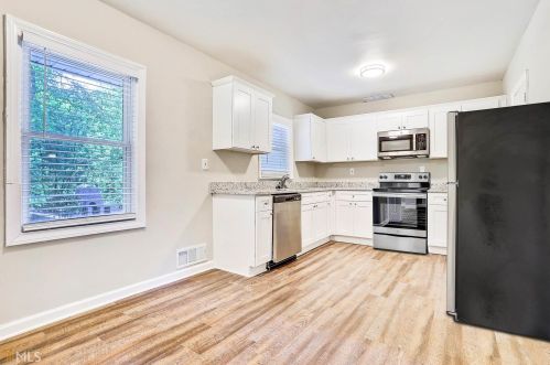 655 Lynn Cir, Atlanta GA  30311-2314 exterior