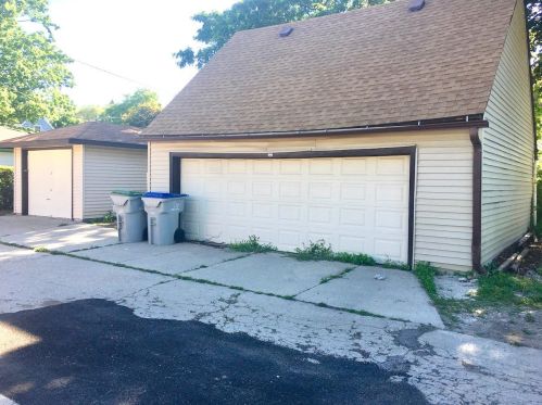 4054 71st St, Milwaukee WI 53220-2304 exterior