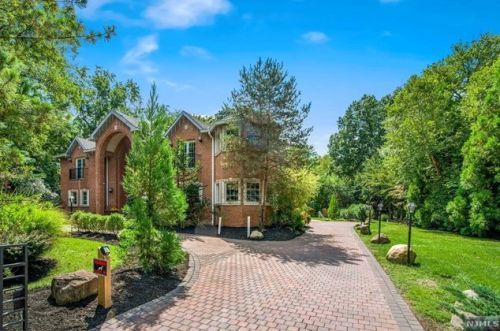 3 Pne Ter, Demarest NJ 07627-1214 exterior