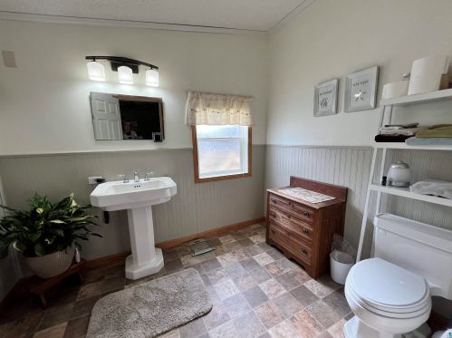 3613 Haines Rd, Duluth MN 55811-3733 exterior