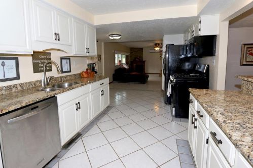 11854 Kramper Ln, Saint Louis MO 63128-1432 exterior