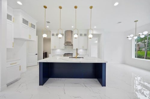 8610 Cross Country Dr, Humble TX 77346-6115 exterior