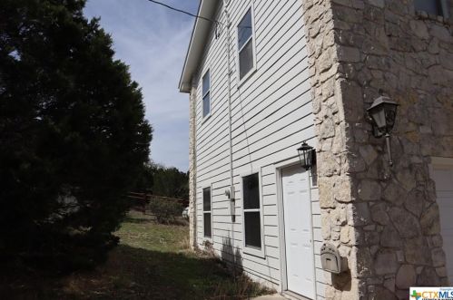 6019 Creekwood Pass, Spring Branch TX 78070-7022 exterior