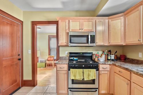 422 Baldwin St, Madison WI 53703-1746 exterior