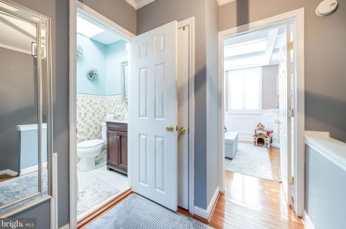 1011 Johnston St, Philadelphia PA 19145-4715 exterior