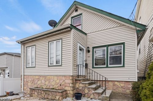 55 Lindsley Ave, Irvington NJ  07111-1749 exterior