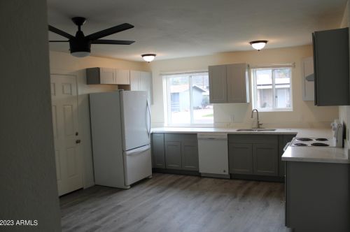 11612 21 Dr, Phoenix AZ 85015-5408 exterior