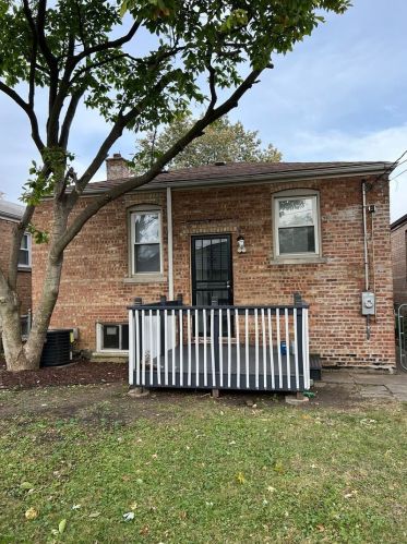 14230 State St, Chicago IL  60827-2516 exterior