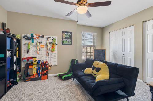 924 Neufairfield Dr, Joliet IL 60432-0736 exterior