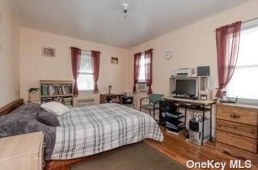 128 Cottage St, Valley Stream NY 11580-4302 exterior