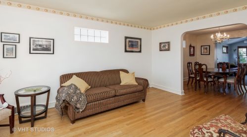 5070 Balmoral Ave, Chicago, IL 60630-1546