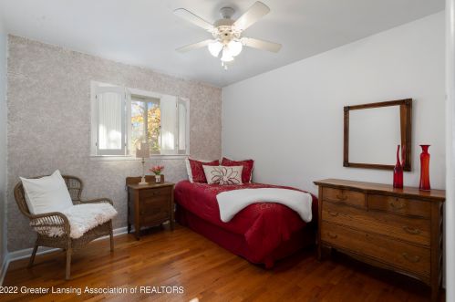 1889 Linden St, East Lansing MI 48823-4313 exterior