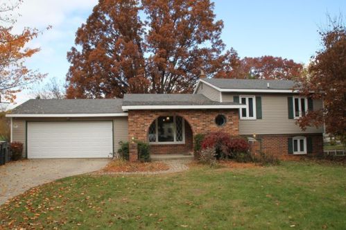 1557 Trentwood St, Wyoming, MI