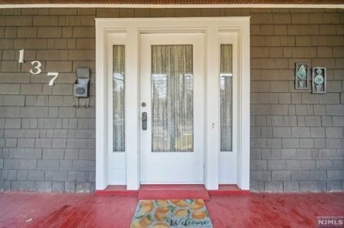 137 Haworth Dr, Haworth, NJ 07641-1503