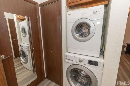 1218 Berkley Cir, Mishawaka IN 46544-4802 exterior