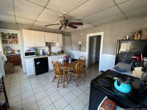 124 Stratford Rd, New Britain CT  06053-3238 exterior