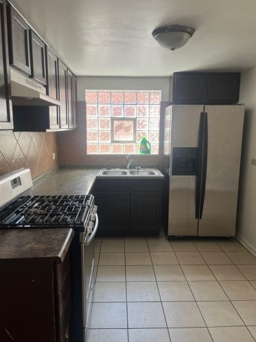 14211 Wallace Ave, Chicago IL 60827-1143 exterior