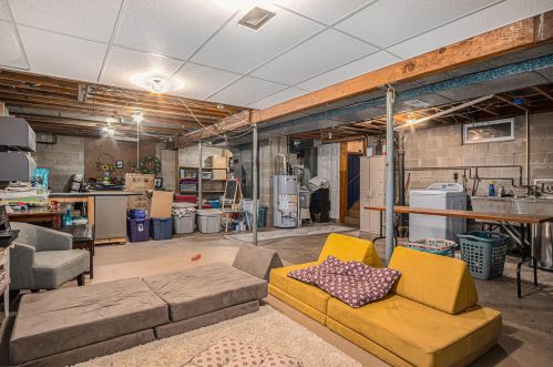 1010 Central Ave, Meskegon MI  49445-2947 exterior