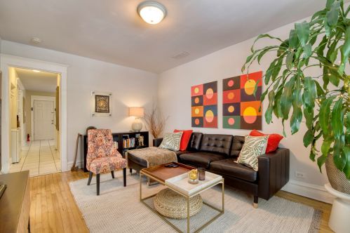 3519 Ravenswood Ave, Chicago IL 60640-4409 exterior