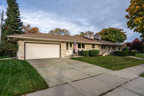 731 74th St, Milwaukee, WI 53213-3605