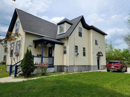 1516 Wright St, Milwaukee, WI 53206-2039