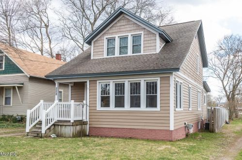 228 Dartmouth St, Kalamazoo, MI 49006-0043