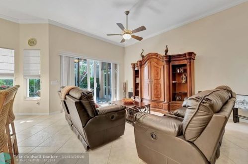 7648 New Holland Way, Boynton Beach FL 33437-6342 exterior