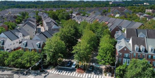 5235 Bessley Pl, Alexandria VA 22304-8646 exterior