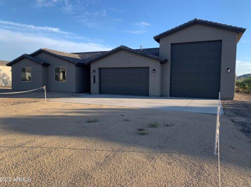 48025 15th Ave, Phoenix AZ  85087-8035 exterior