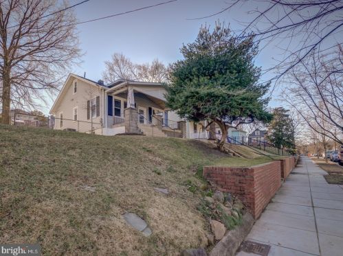 1805 Kearny St, Washington DC  20018-2435 exterior